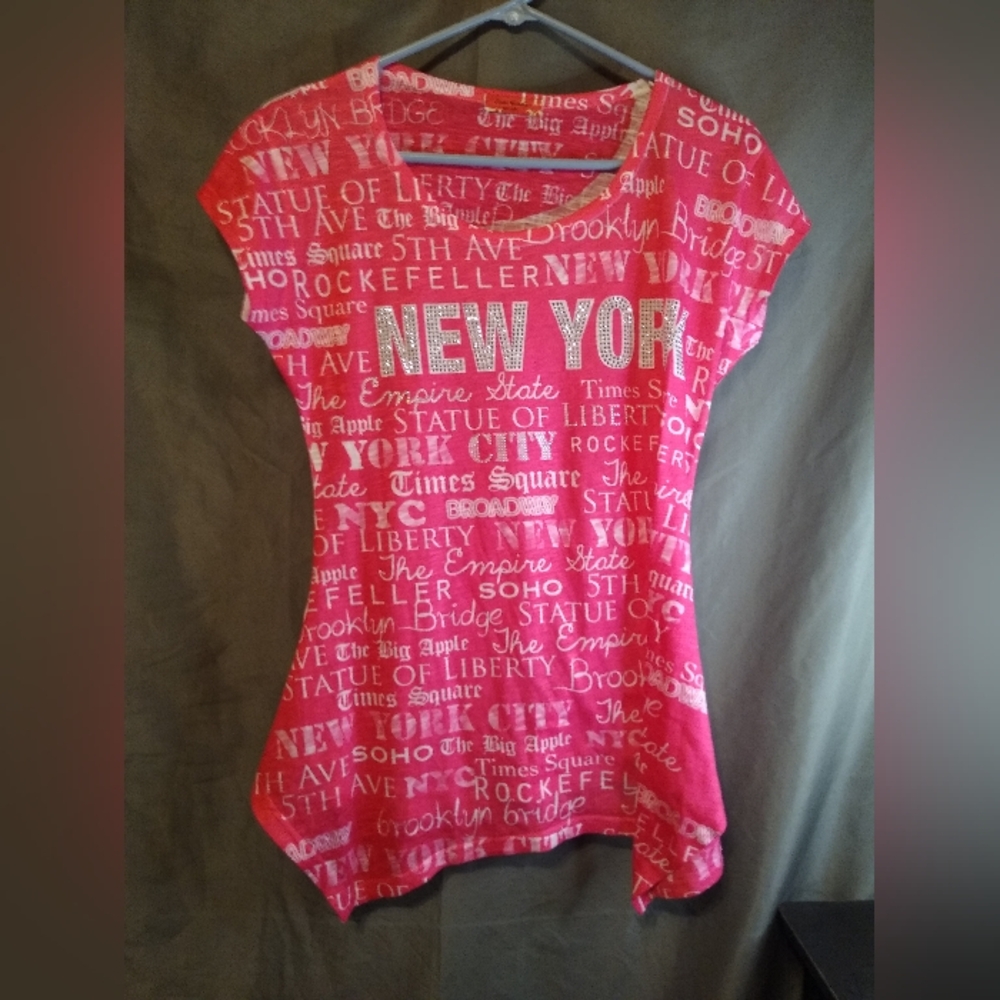 New York Sweet Gisele Youth Graphic Hot Pink Y2K Top